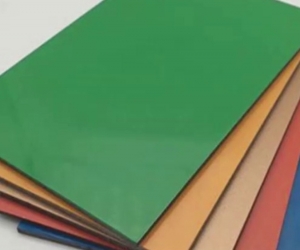 《一种建筑幕墙材料—防火铝塑板》